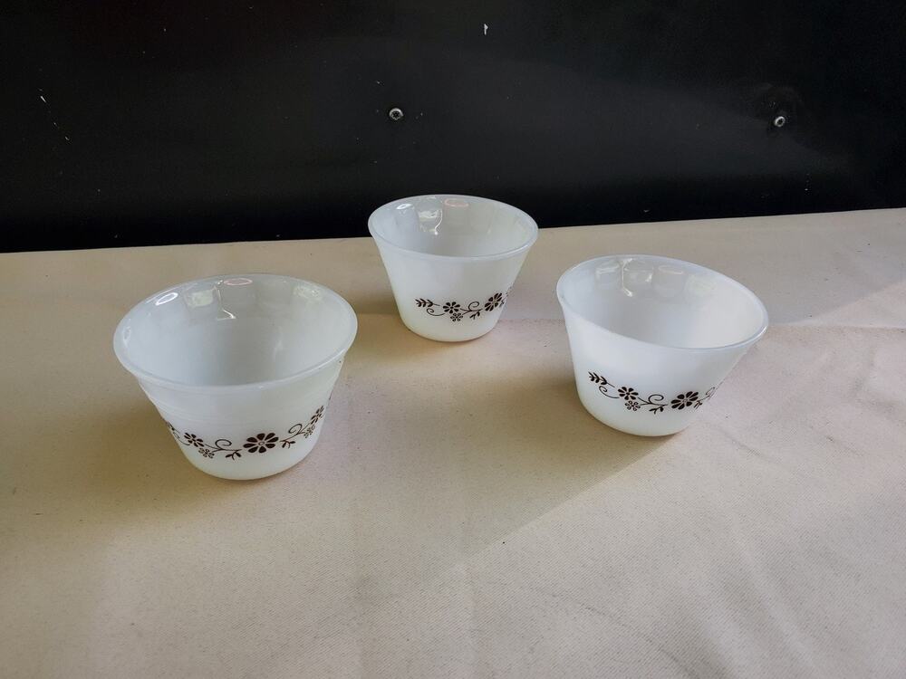 Lot of 3Dynaware Pyrex Ramekin Custard Dish White Milk Glass Brown Daisy Vintage